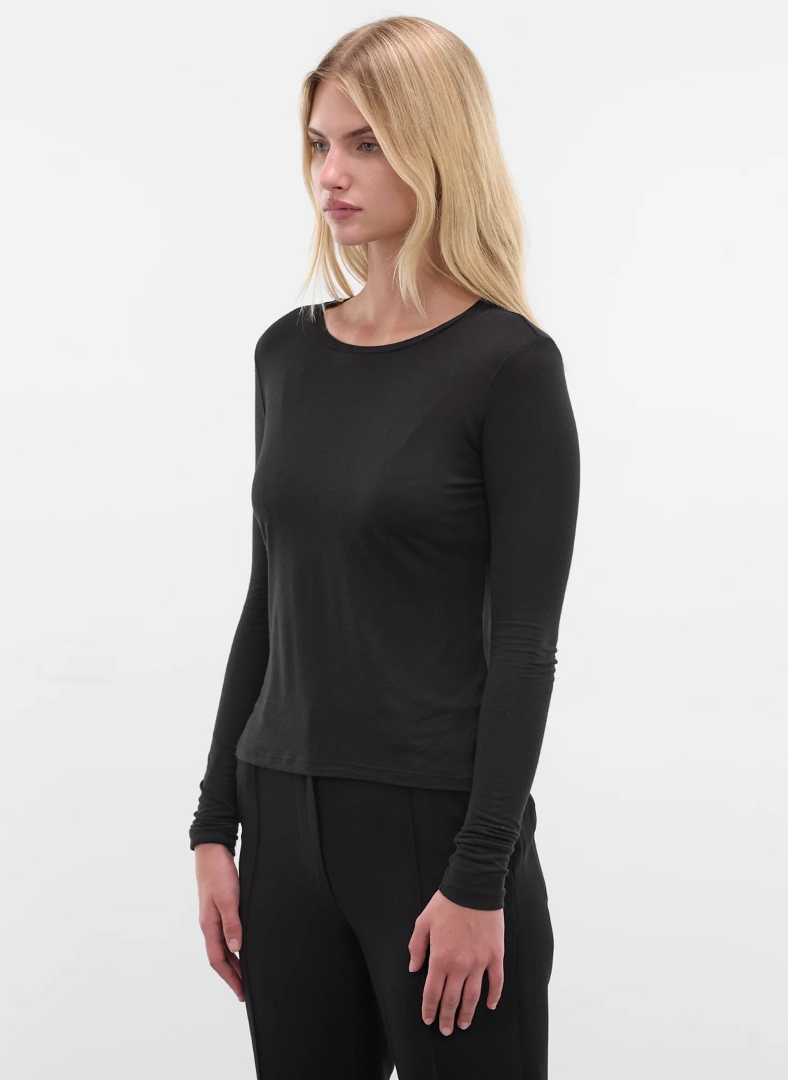 BLACK MODAL LONG SLEEVE TEE