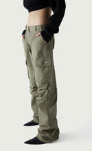Load image into Gallery viewer, Wide Leg Cargo Pants
